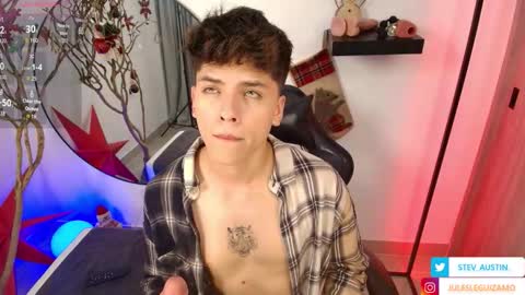 Snapshot of stev_austin_ chatting on December 15, 2025, 11:20 pm Stev austin online show from December 15, 2025, 11:20 pm
