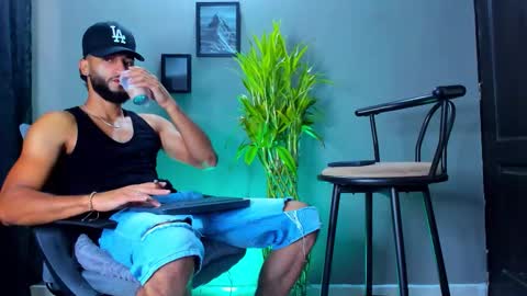 Snapshot of stev_velez chatting on February 7, 2026, 2:43 pm Steve online show from February 7, 2026, 2:43 pm