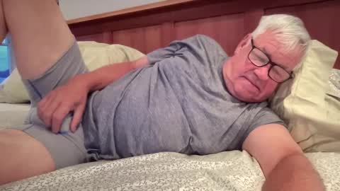 Steve online show from October 12, 2025, 9:58 pm