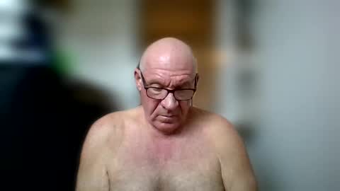 Snapshot of stevejons47 chatting on October 7, 2025, 3:53 pm stevejons47 online show from October 7, 2025, 3:53 pm