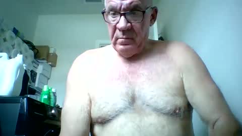 Snapshot of stevejons47 chatting on October 11, 2025, 8:40 pm stevejons47 online show from October 11, 2025, 8:40 pm