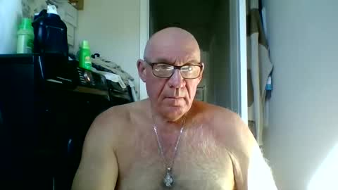 Snapshot of stevejons47 chatting on October 20, 2025, 2:28 pm stevejons47 online show from October 20, 2025, 2:28 pm