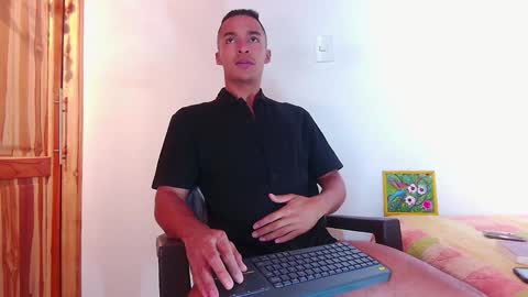 Snapshot of steven_modelo69 chatting on February 2, 2025, 10:39 pm steven_modelo69 online show from February 2, 2025, 10:39 pm