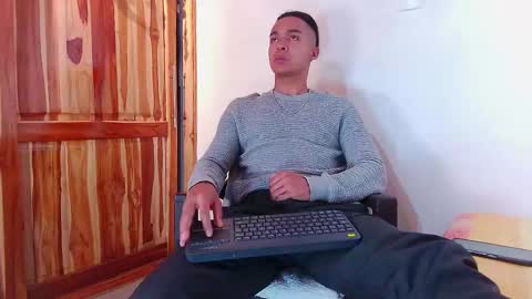 Snapshot of steven_modelo69 chatting on February 17, 2025, 5:58 am steven_modelo69 online show from February 17, 2025, 5:58 am