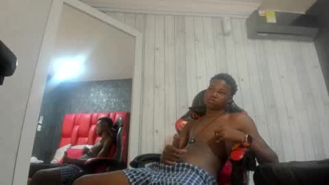 Snapshot of steven_swiney chatting on March 5, 2026, 5:03 am S T E V E N online show from March 5, 2026, 5:03 am