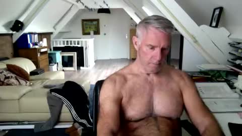 Snapshot of stevetwo chatting on May 4, 2026, 11:39 am stevetwo online show from May 4, 2026, 11:39 am