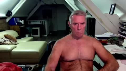 Snapshot of stevetwo chatting on May 27, 2026, 9:23 pm stevetwo online show from May 27, 2026, 9:23 pm