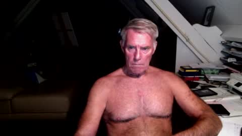 Snapshot of stevetwo chatting on August 4, 2026, 9:06 pm stevetwo online show from August 4, 2026, 9:06 pm