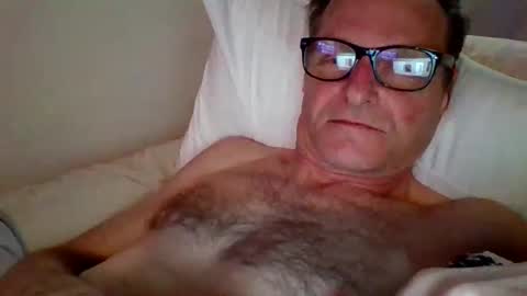 Snapshot of steviehard7 chatting on January 19, 2025, 1:32 am steviehard7 online show from January 19, 2025, 1:32 am