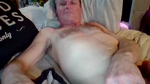 Snapshot of steviehard7 chatting on February 11, 2025, 5:05 am steviehard7 online show from February 11, 2025, 5:05 am