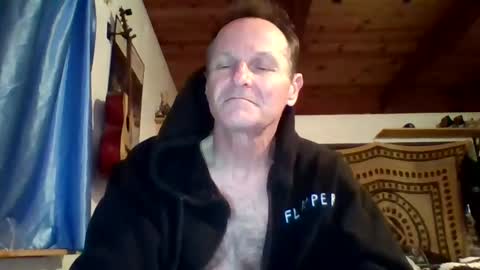 Snapshot of steviehard7 chatting on February 25, 2025, 5:52 am steviehard7 online show from February 25, 2025, 5:52 am