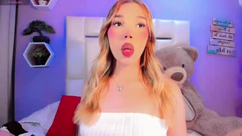 Snapshot of steyseequeen chatting on September 13, 2025, 7:41 am Steisee Reyes online show from September 13, 2025, 7:41 am