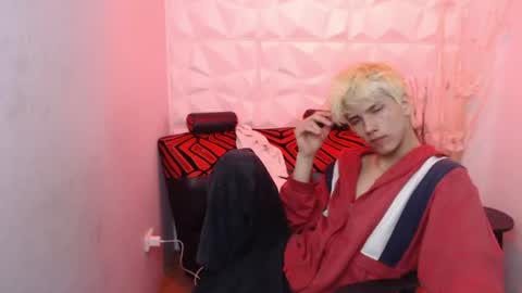 Snapshot of stich_23 chatting on July 7, 2026, 7:23 am Stich online show from July 7, 2026, 7:23 am