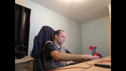 Snapshot of stickolive1 chatting on October 1, 2025, 10:38 pm stickolive1 online show from October 1, 2025, 10:38 pm