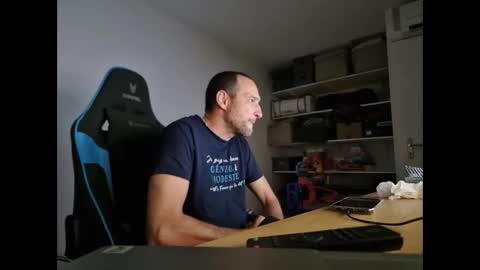stickolive1 online show from May 25, 2026, 9:43 pm