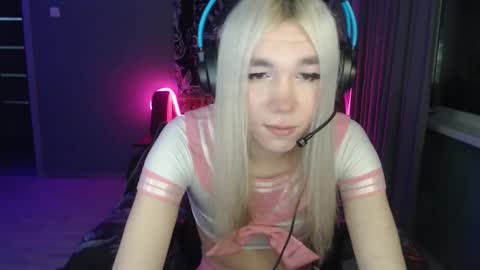 Snapshot of stiff_boys chatting on November 24, 2025, 6:18 pm Steve online show from November 24, 2025, 6:18 pm