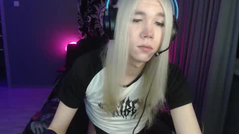 Snapshot of stiff_boys chatting on December 5, 2025, 5:42 pm Steve online show from December 5, 2025, 5:42 pm