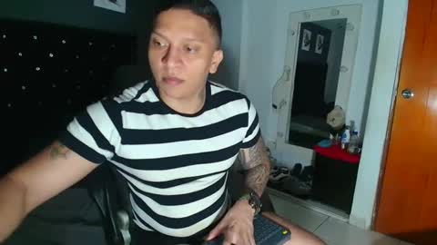 Snapshot of stily_santos_ chatting on October 20, 2025, 3:40 am stily online show from October 20, 2025, 3:40 am