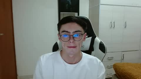 Snapshot of stiv_grant chatting on January 26, 2025, 6:49 am stiv_grant online show from January 26, 2025, 6:49 am