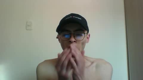 Snapshot of stiv_grant chatting on September 17, 2025, 12:18 pm stiv_grant online show from September 17, 2025, 12:18 pm