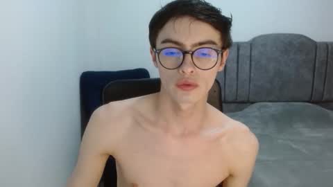 stiv_grant online show from May 20, 2026, 12:39 am
