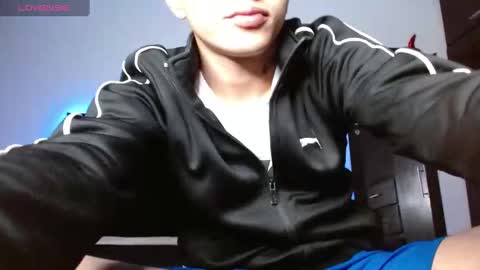 stiven tellez  online show from March 10, 2025, 11:38 pm