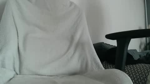 stivglatpik online show from October 19, 2025, 2:29 pm