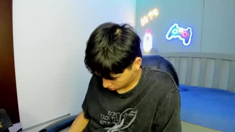 Stiwen online show from November 24, 2025, 2:06 pm