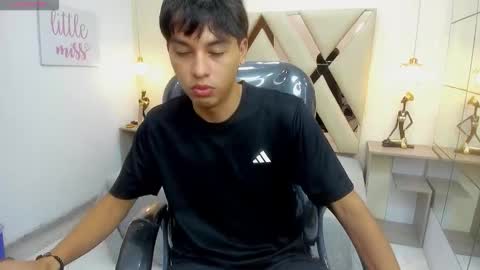 Snapshot of stiwentwink chatting on March 13, 2026, 12:56 pm Stiwen online show from March 13, 2026, 12:56 pm