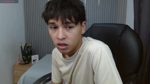 Snapshot of stiwentwink chatting on March 16, 2026, 1:04 pm Stiwen online show from March 16, 2026, 1:04 pm