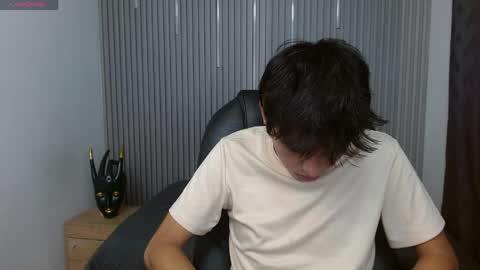 Snapshot of stiwentwink chatting on April 8, 2026, 1:44 pm Stiwen online show from April 8, 2026, 1:44 pm