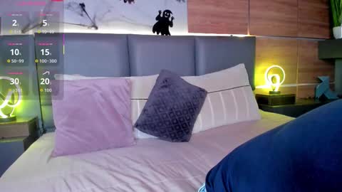 Stone Lee  online show from November 1, 2025, 2:57 am