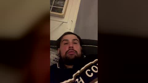 Snapshot of stonerllamas chatting on March 18, 2026, 8:39 am stonerllamas online show from March 18, 2026, 8:39 am