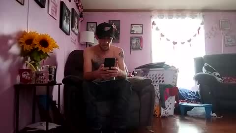 Snapshot of str33twyz3 chatting on December 2, 2024, 8:11 pm Streetwyze online show from December 2, 2024, 8:11 pm