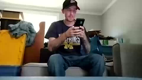 Snapshot of str33twyz3 chatting on October 11, 2025, 4:38 pm Streetwyze online show from October 11, 2025, 4:38 pm