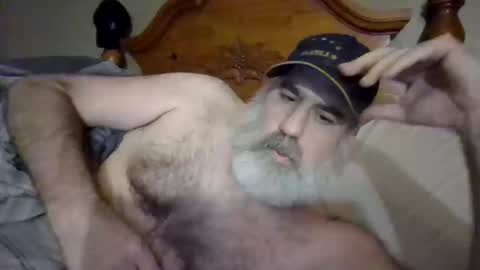 Snapshot of straightbear4you chatting on October 19, 2025, 9:43 am Straightbear4you online show from October 19, 2025, 9:43 am