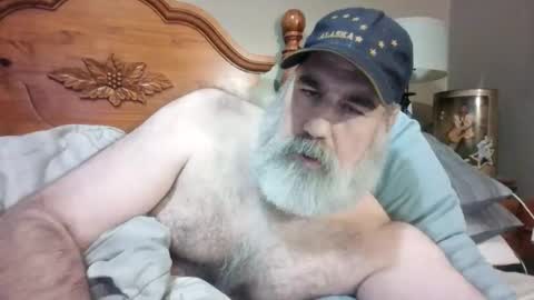 Snapshot of straightbear4you chatting on October 28, 2025, 10:52 am Straightbear4you online show from October 28, 2025, 10:52 am