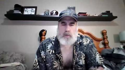 Snapshot of straightbear4you chatting on November 9, 2025, 4:22 am Straightbear4you online show from November 9, 2025, 4:22 am