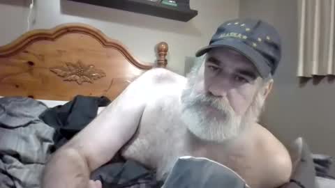 Snapshot of straightbear4you chatting on November 13, 2025, 1:54 pm Straightbear4you online show from November 13, 2025, 1:54 pm