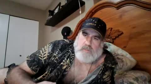 Straightbear4you online show from July 6, 2026, 7:49 am