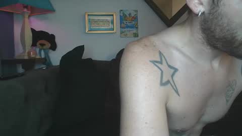 straitpipermann22 online show from October 3, 2025, 2:08 am