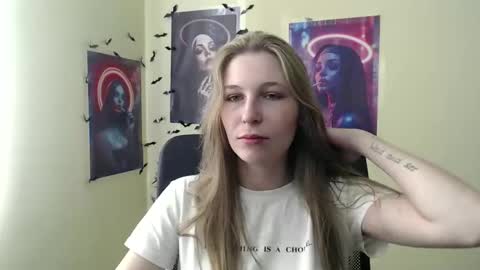 Snapshot of stranger_giirl chatting on April 2, 2026, 6:11 am Amalia online show from April 2, 2026, 6:11 am