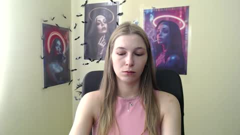 Snapshot of stranger_giirl chatting on April 3, 2026, 5:49 am Amalia online show from April 3, 2026, 5:49 am