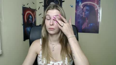 Snapshot of stranger_giirl chatting on July 12, 2026, 11:56 am Amalia online show from July 12, 2026, 11:56 am