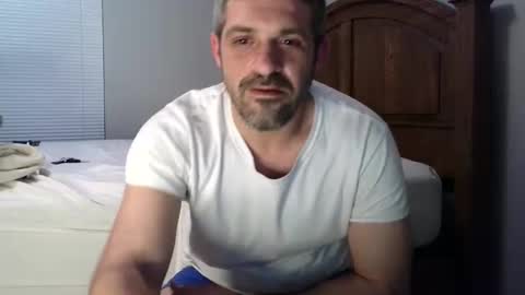 Snapshot of strangeratnight87 chatting on April 2, 2026, 4:21 am strangeratnight87 online show from April 2, 2026, 4:21 am