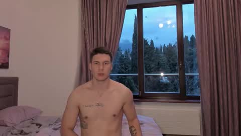 Snapshot of stranggee chatting on October 14, 2025, 3:24 pm Artem online show from October 14, 2025, 3:24 pm