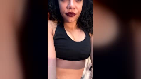 Snapshot of strawberriesxstraps chatting on December 17, 2025, 2:56 pm Strawberries X Straps online show from December 17, 2025, 2:56 pm