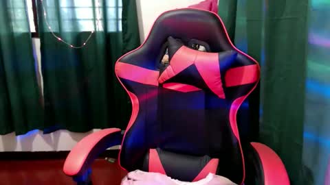 Snapshot of strawberry_ei chatting on April 22, 2026, 5:54 am just call me baby online show from April 22, 2026, 5:54 am