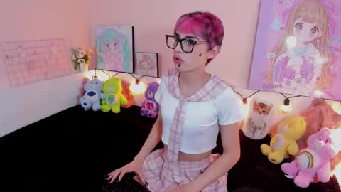 strawberry_kitty_ online show from November 23, 2025, 4:12 am