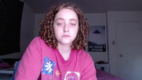Strawberrylotsacake online show from May 9, 2026, 4:23 pm